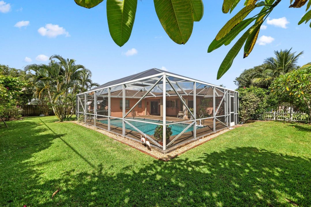 Activo con contrato: $949,000 (3 camas, 3 baños, 1848 Pies cuadrados)