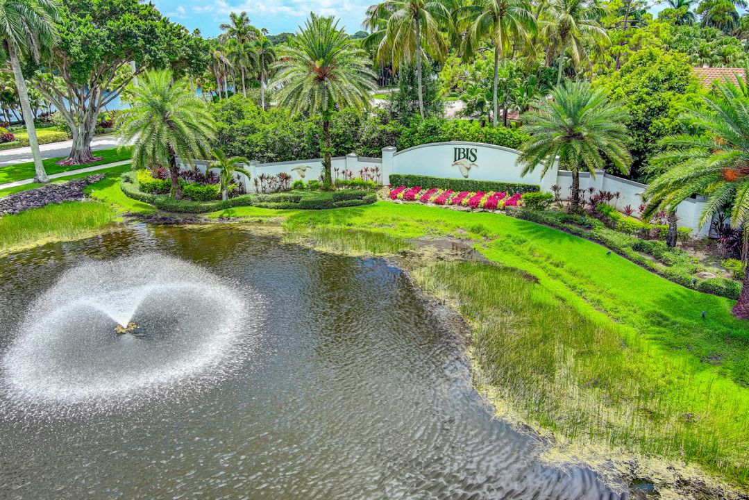 For Sale: $599,900 (2 beds, 2 baths, 2327 Square Feet)