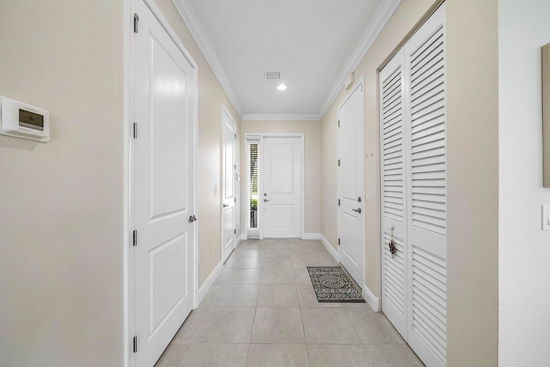 For Sale: $555,000 (4 beds, 2 baths, 1919 Square Feet)