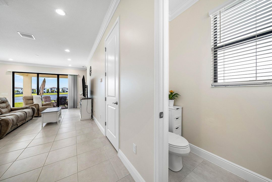 For Sale: $555,000 (4 beds, 2 baths, 1919 Square Feet)