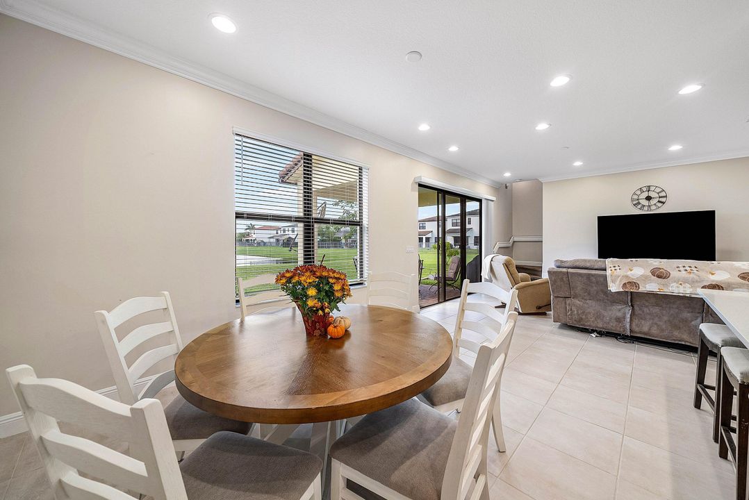 For Sale: $555,000 (4 beds, 2 baths, 1919 Square Feet)