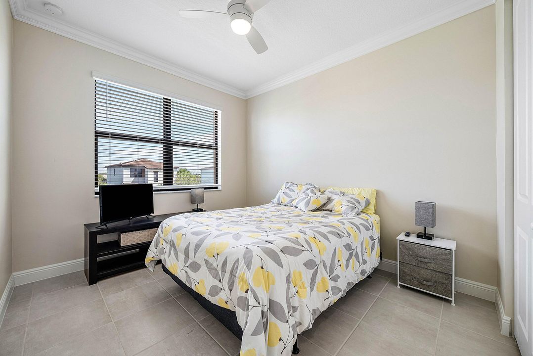 For Sale: $555,000 (4 beds, 2 baths, 1919 Square Feet)