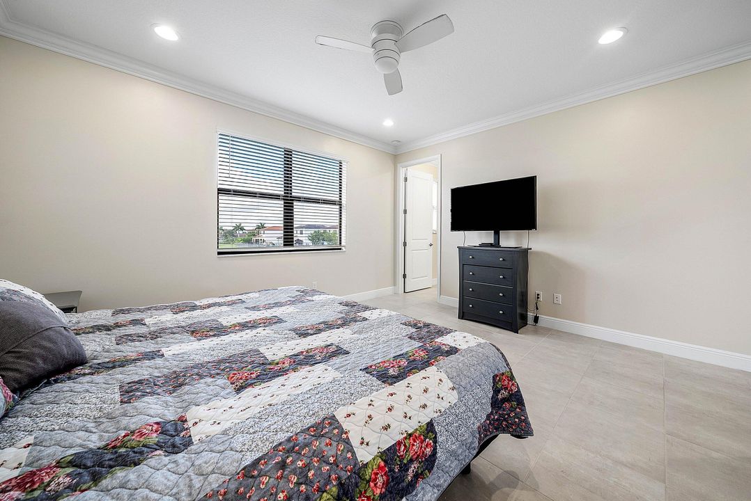 For Sale: $555,000 (4 beds, 2 baths, 1919 Square Feet)