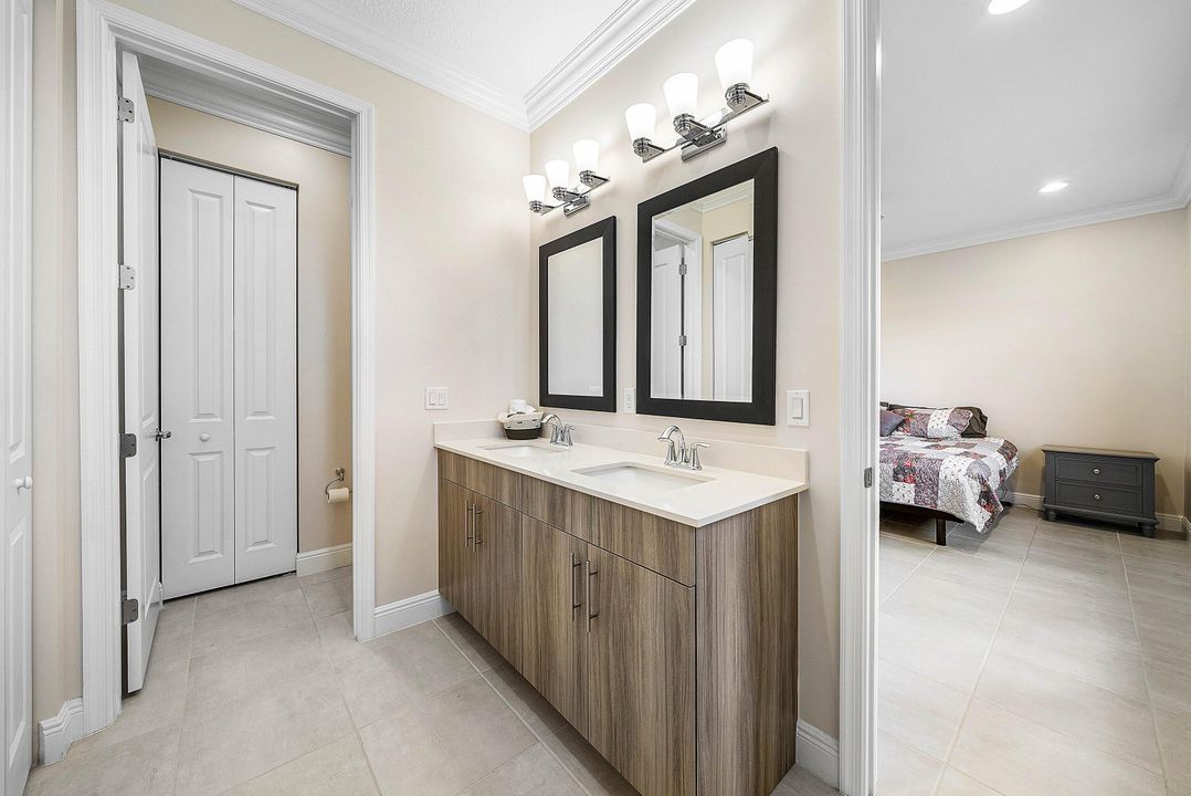 For Sale: $555,000 (4 beds, 2 baths, 1919 Square Feet)