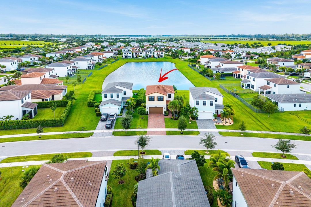 For Sale: $555,000 (4 beds, 2 baths, 1919 Square Feet)