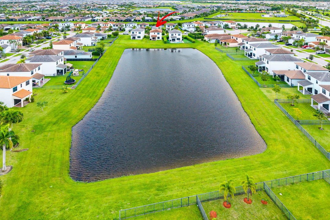 For Sale: $555,000 (4 beds, 2 baths, 1919 Square Feet)