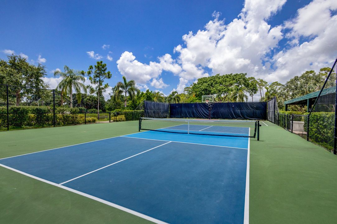 For Sale: $599,900 (2 beds, 2 baths, 2327 Square Feet)