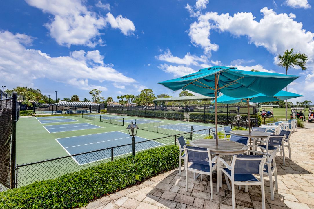 For Sale: $599,900 (2 beds, 2 baths, 2327 Square Feet)