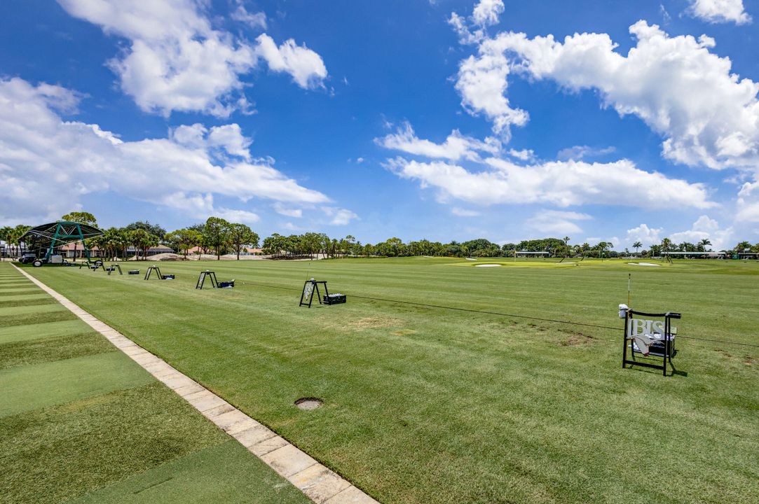 For Sale: $599,900 (2 beds, 2 baths, 2327 Square Feet)