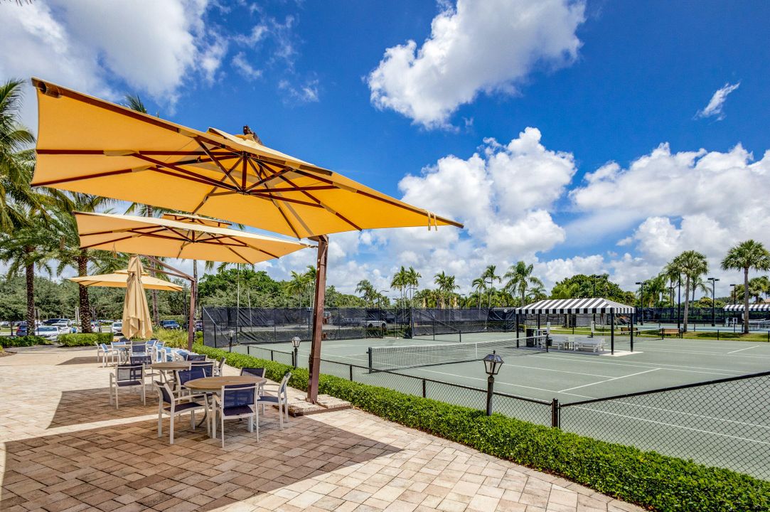 For Sale: $599,900 (2 beds, 2 baths, 2327 Square Feet)