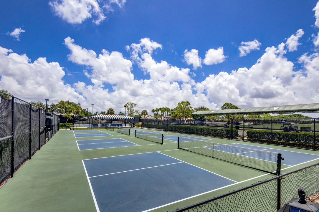 For Sale: $599,900 (2 beds, 2 baths, 2327 Square Feet)