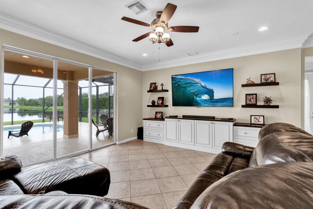 For Sale: $719,900 (5 beds, 3 baths, 3336 Square Feet)