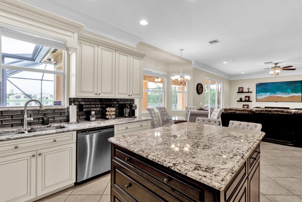 For Sale: $719,900 (5 beds, 3 baths, 3336 Square Feet)