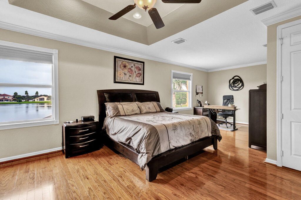 For Sale: $719,900 (5 beds, 3 baths, 3336 Square Feet)