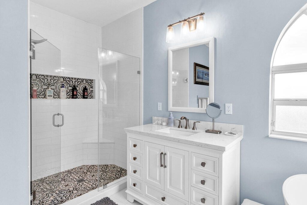 For Sale: $719,900 (5 beds, 3 baths, 3336 Square Feet)