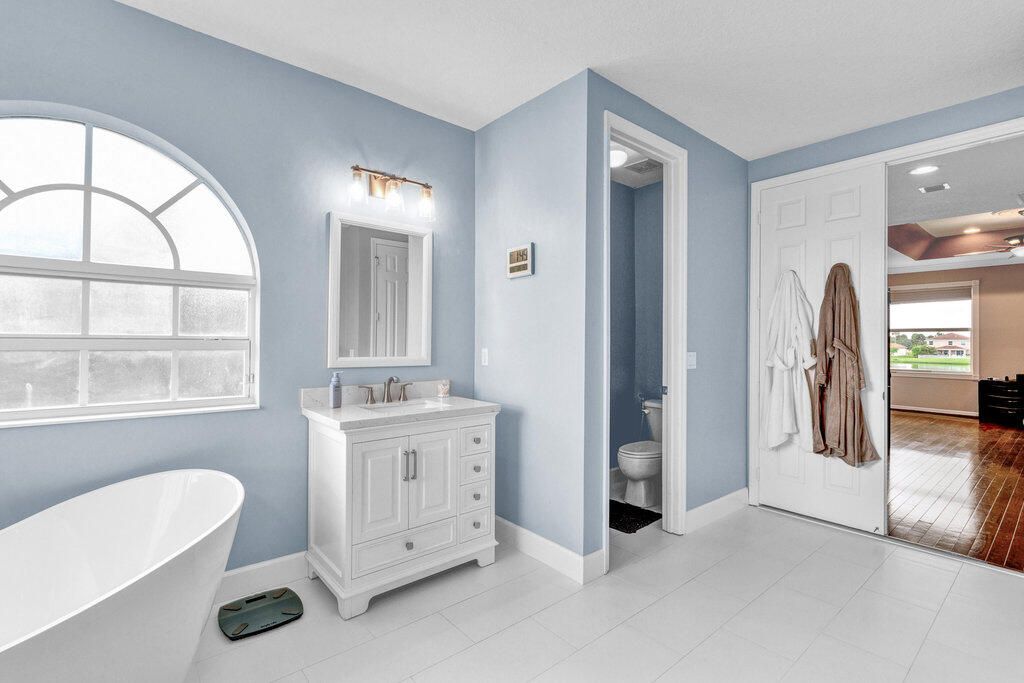 For Sale: $719,900 (5 beds, 3 baths, 3336 Square Feet)