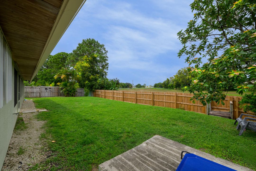 合同活跃: $369,000 (3 贝兹, 2 浴室, 1636 平方英尺)