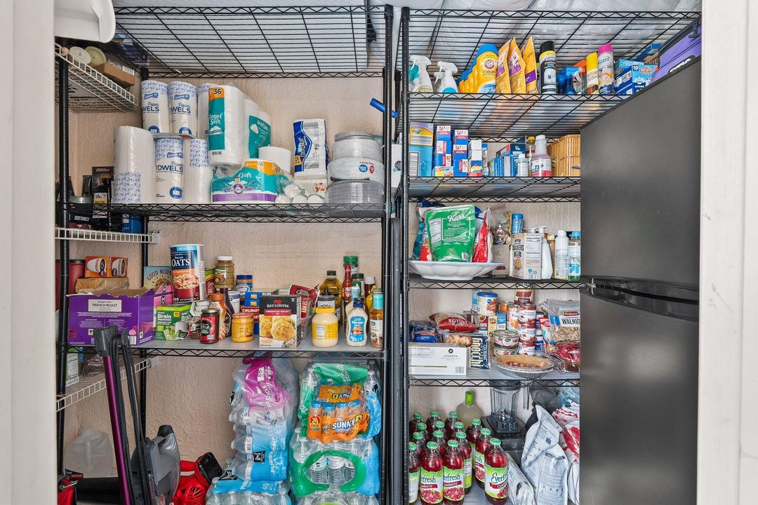 For Sale: $256,600 (2 beds, 2 baths, 1444 Square Feet)