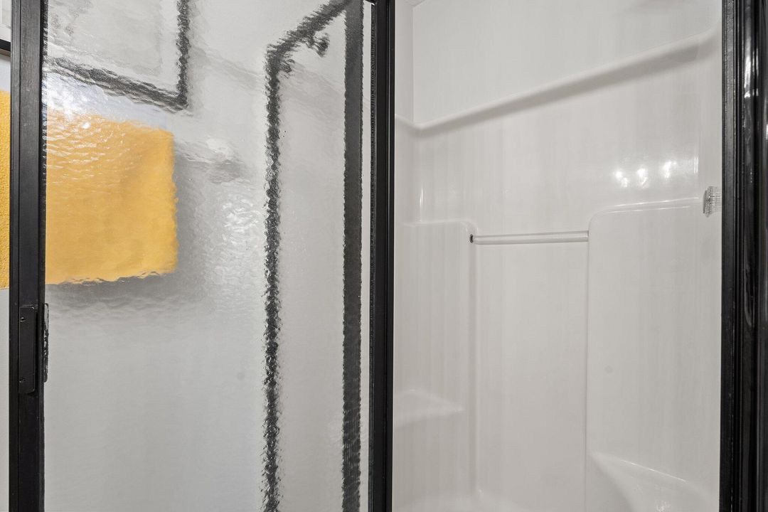 For Sale: $256,600 (2 beds, 2 baths, 1444 Square Feet)