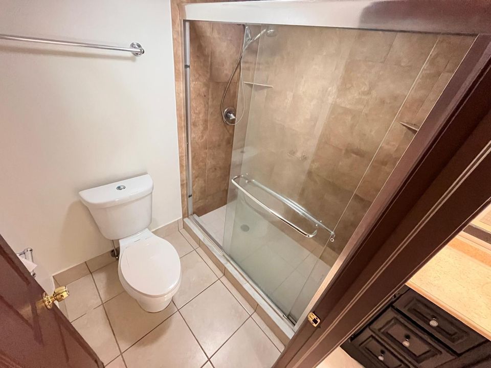 待售: $300,000 (2 贝兹, 2 浴室, 1194 平方英尺)