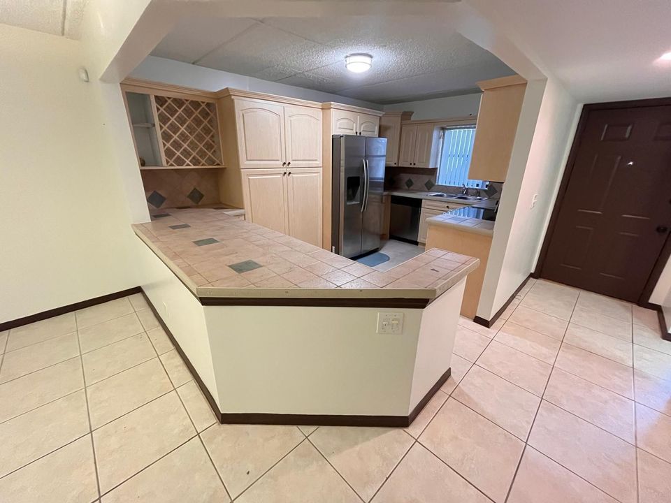 待售: $300,000 (2 贝兹, 2 浴室, 1194 平方英尺)