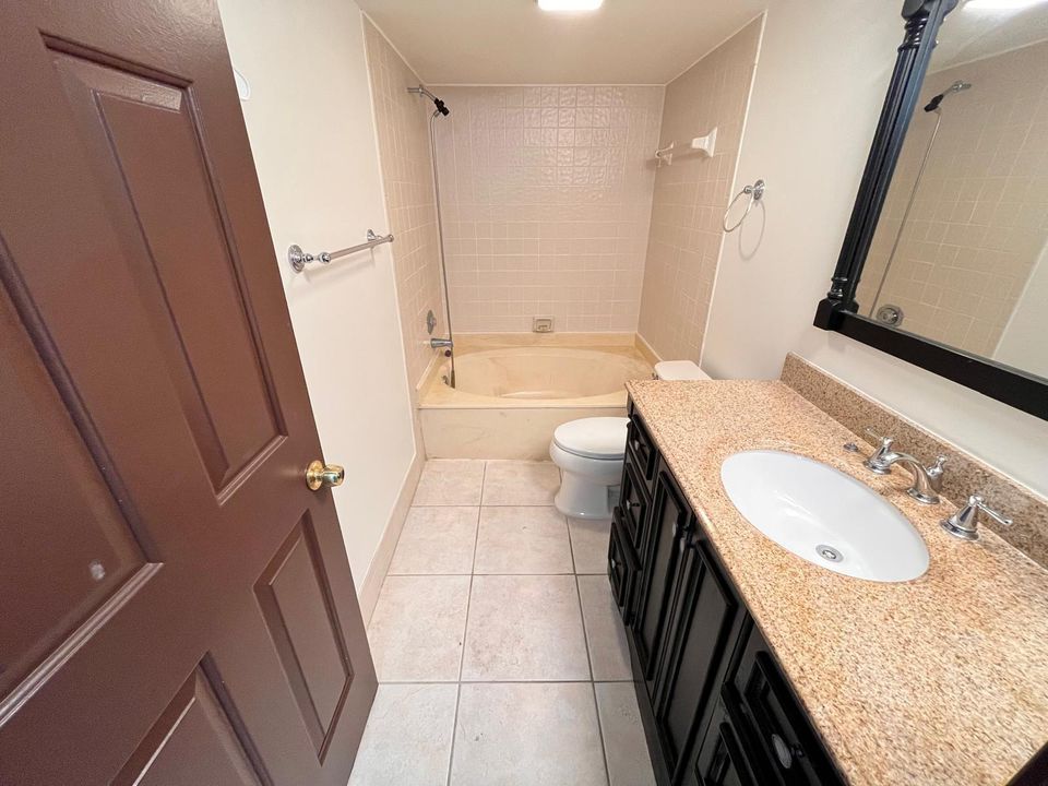 待售: $300,000 (2 贝兹, 2 浴室, 1194 平方英尺)