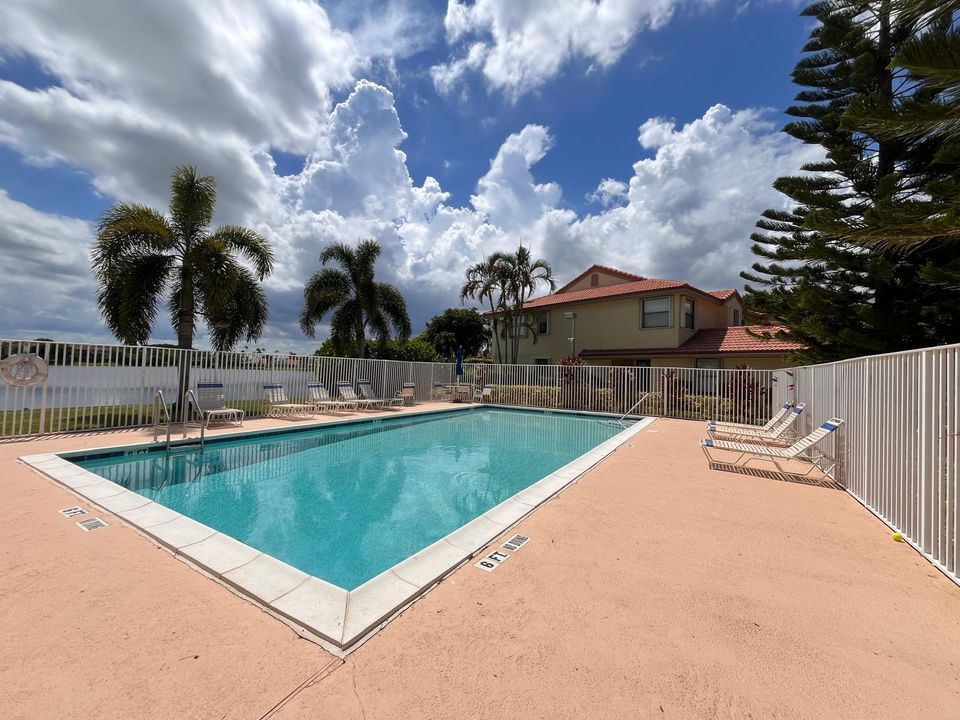 待售: $300,000 (2 贝兹, 2 浴室, 1194 平方英尺)