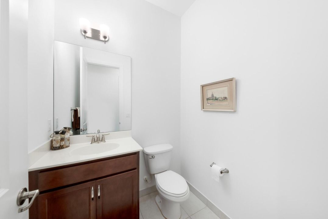 待售: $1,100,000 (3 贝兹, 2 浴室, 2319 平方英尺)