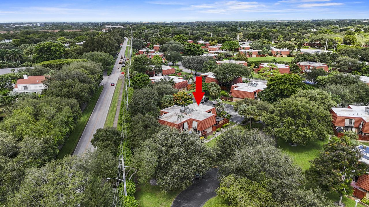 Active With Contract: $354,900 (2 beds, 2 baths, 1232 Square Feet)