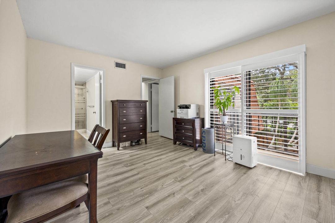 Active With Contract: $354,900 (2 beds, 2 baths, 1232 Square Feet)