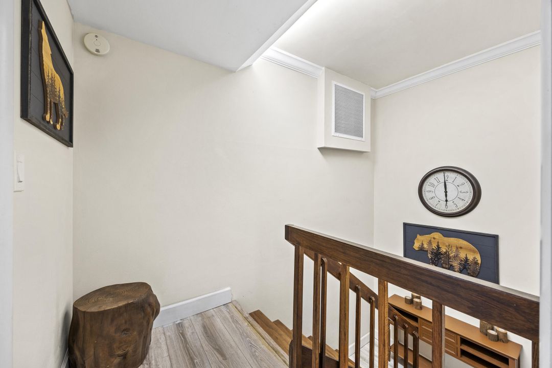 Active With Contract: $354,900 (2 beds, 2 baths, 1232 Square Feet)