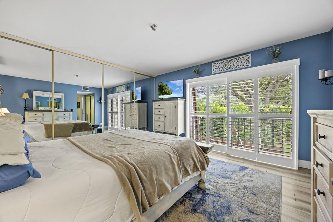 Active With Contract: $354,900 (2 beds, 2 baths, 1232 Square Feet)