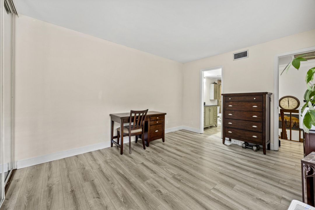 Active With Contract: $354,900 (2 beds, 2 baths, 1232 Square Feet)