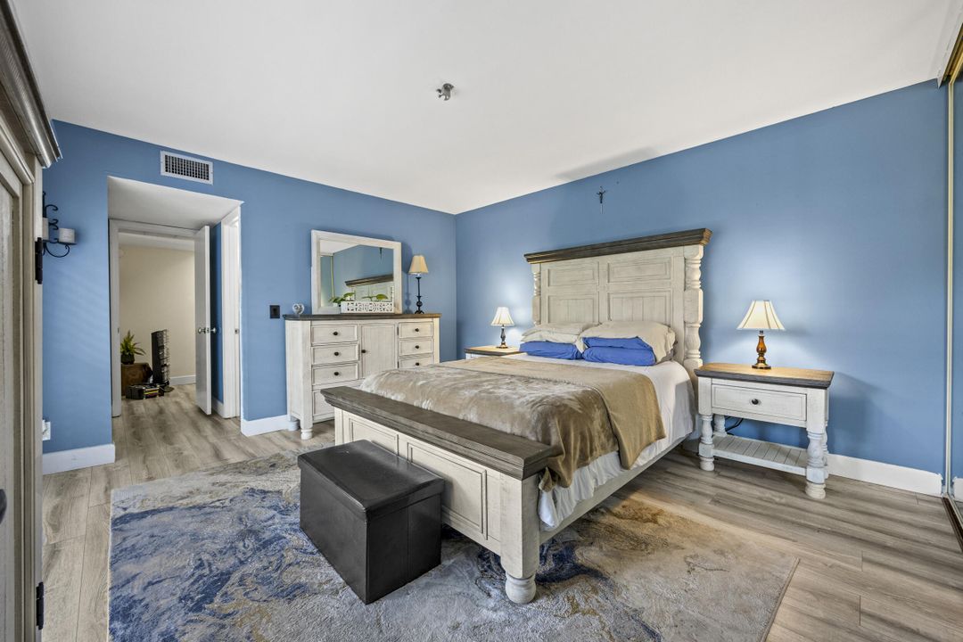 Active With Contract: $354,900 (2 beds, 2 baths, 1232 Square Feet)