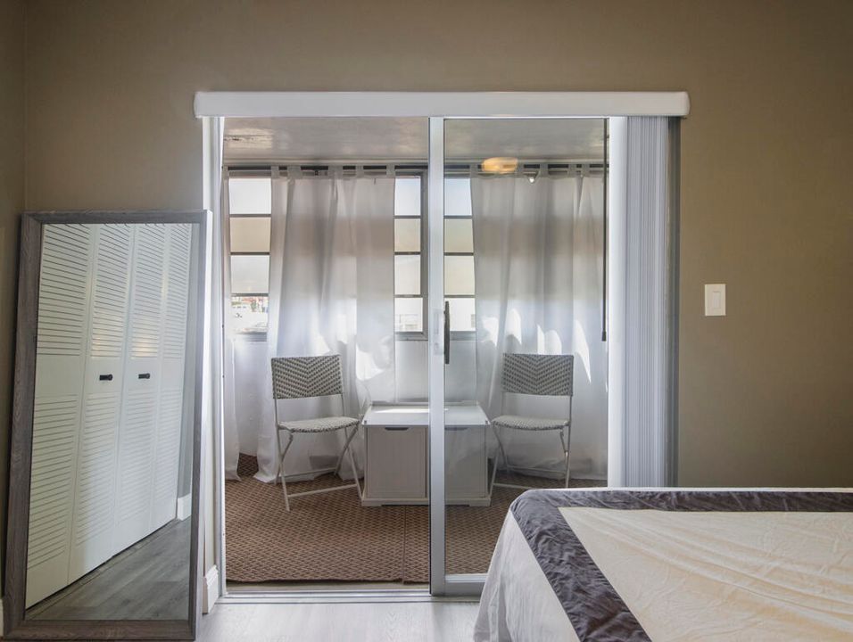 For Sale: $79,500 (1 beds, 1 baths, 570 Square Feet)