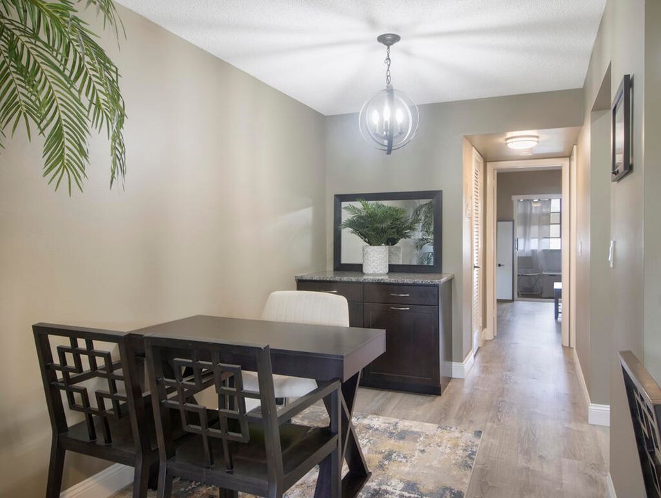 For Sale: $79,500 (1 beds, 1 baths, 570 Square Feet)