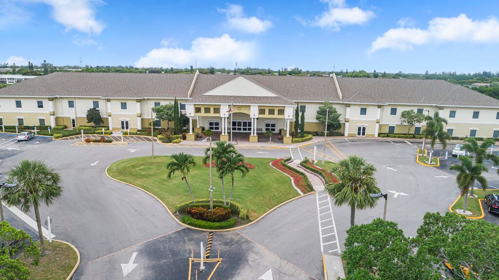 For Sale: $79,500 (1 beds, 1 baths, 570 Square Feet)