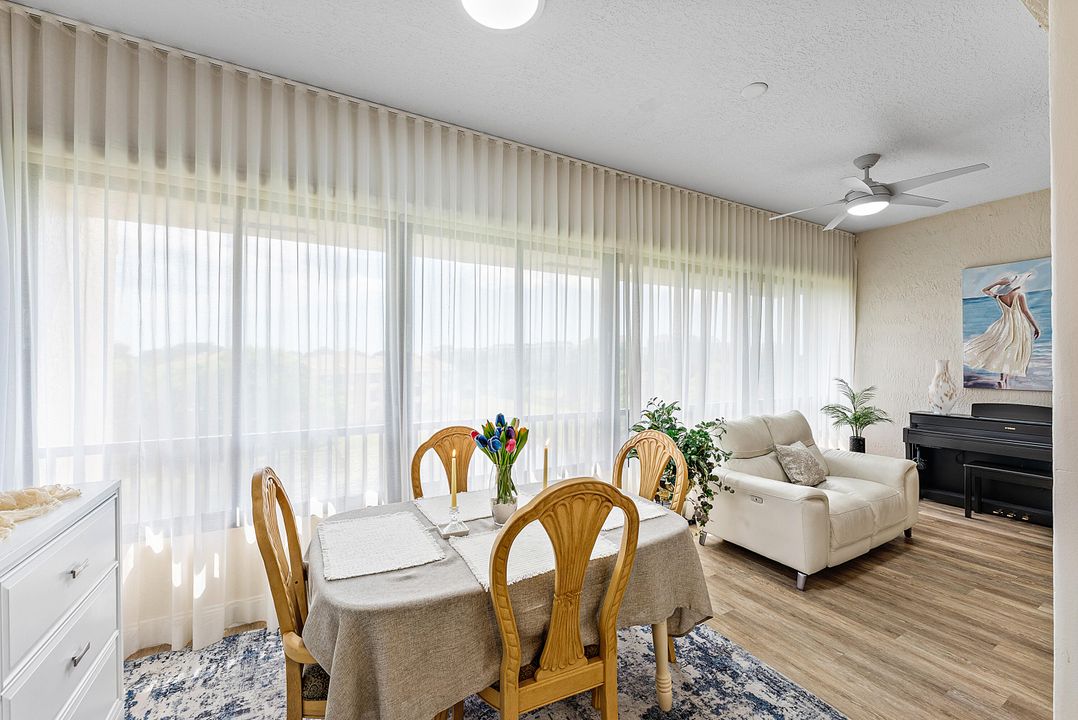 合同活跃: $4,350 (2 贝兹, 2 浴室, 1601 平方英尺)