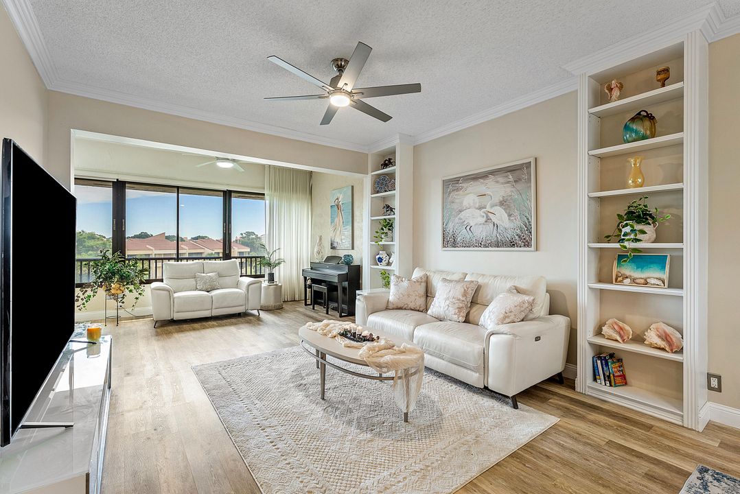 合同活跃: $4,350 (2 贝兹, 2 浴室, 1601 平方英尺)