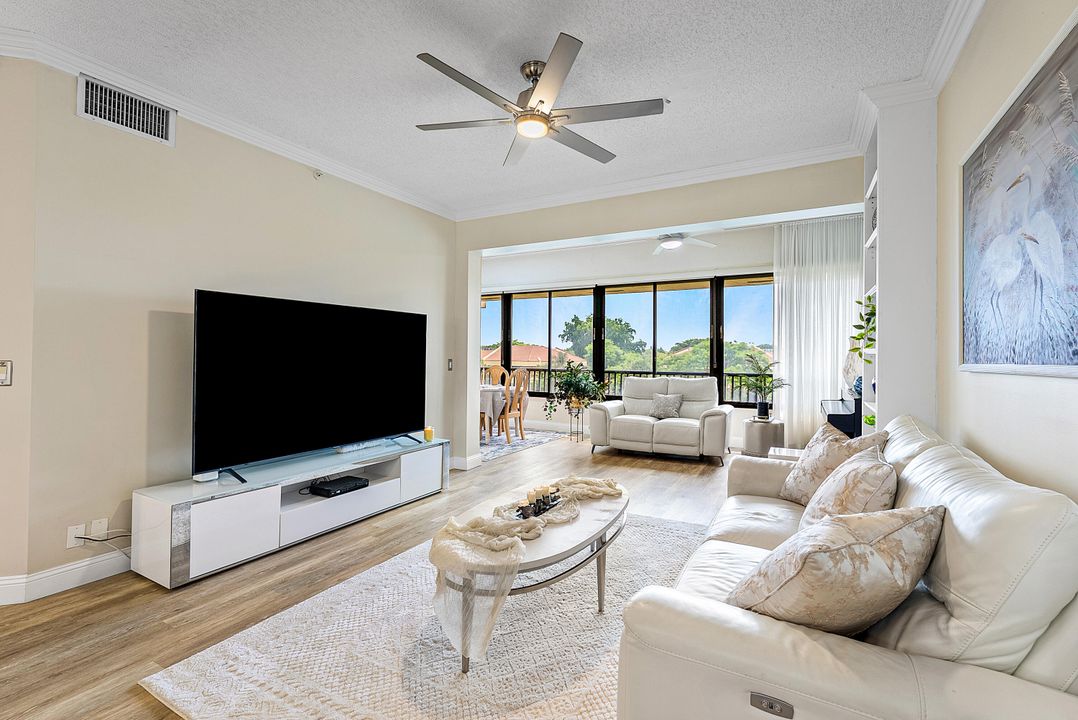 合同活跃: $4,350 (2 贝兹, 2 浴室, 1601 平方英尺)