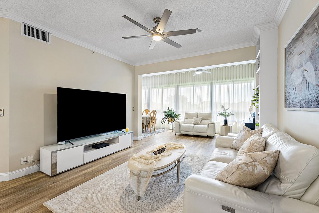 合同活跃: $4,350 (2 贝兹, 2 浴室, 1601 平方英尺)