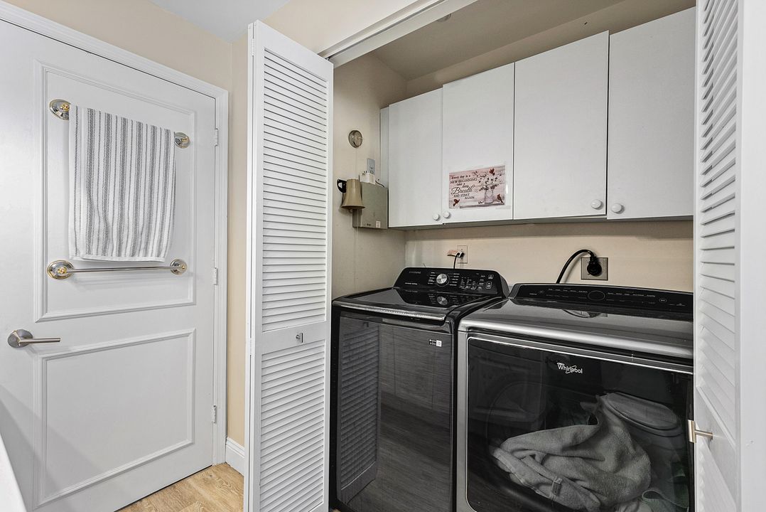 合同活跃: $4,350 (2 贝兹, 2 浴室, 1601 平方英尺)