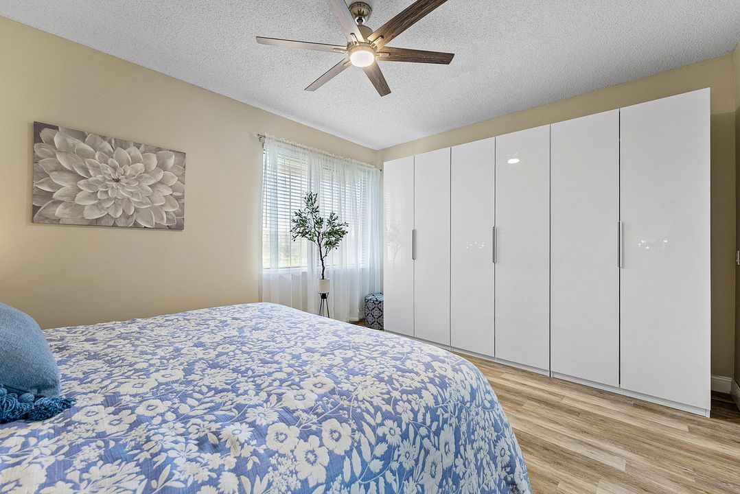 合同活跃: $4,350 (2 贝兹, 2 浴室, 1601 平方英尺)