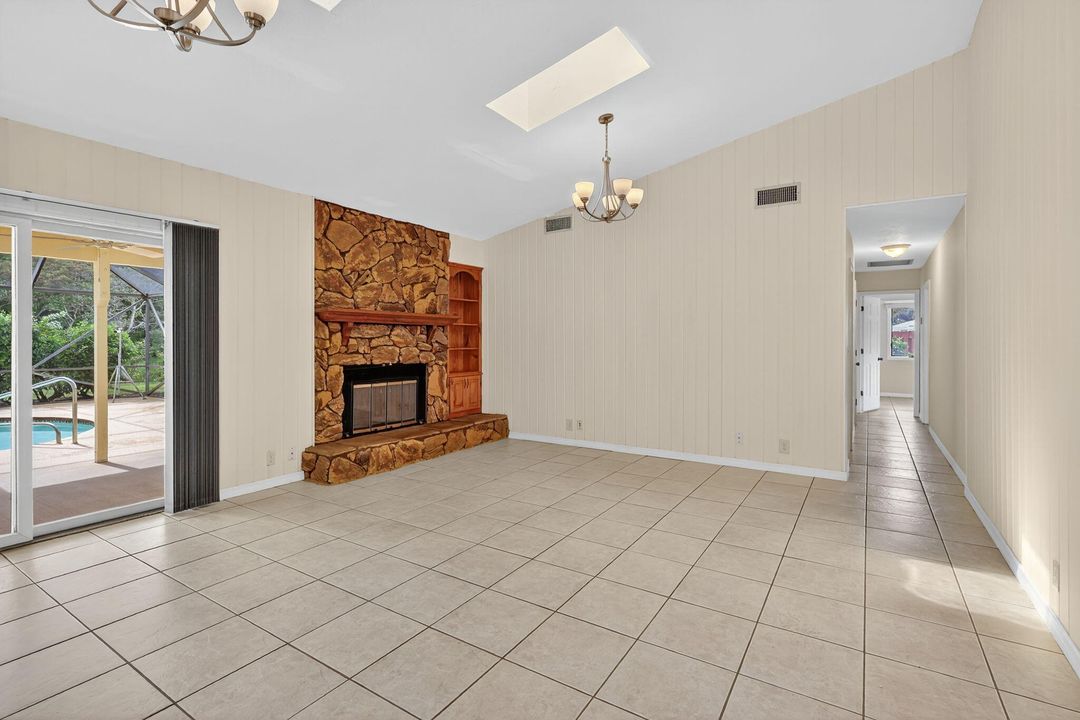 En Venta: $599,000 (3 camas, 2 baños, 2342 Pies cuadrados)