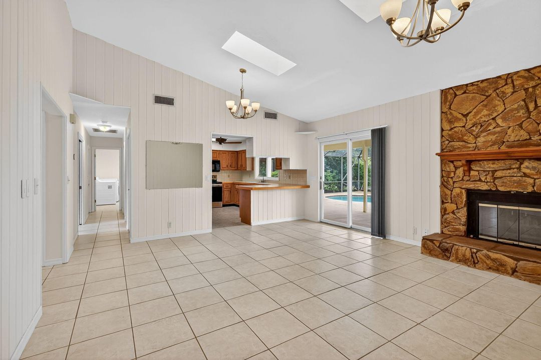 En Venta: $599,000 (3 camas, 2 baños, 2342 Pies cuadrados)