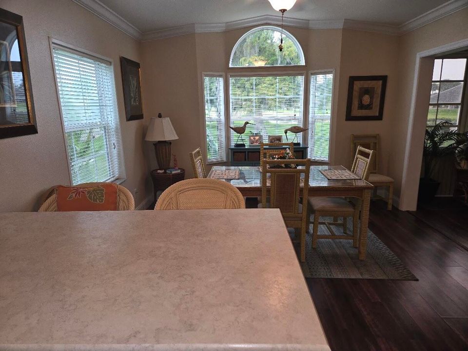 For Sale: $149,000 (1 beds, 1 baths, 916 Square Feet)