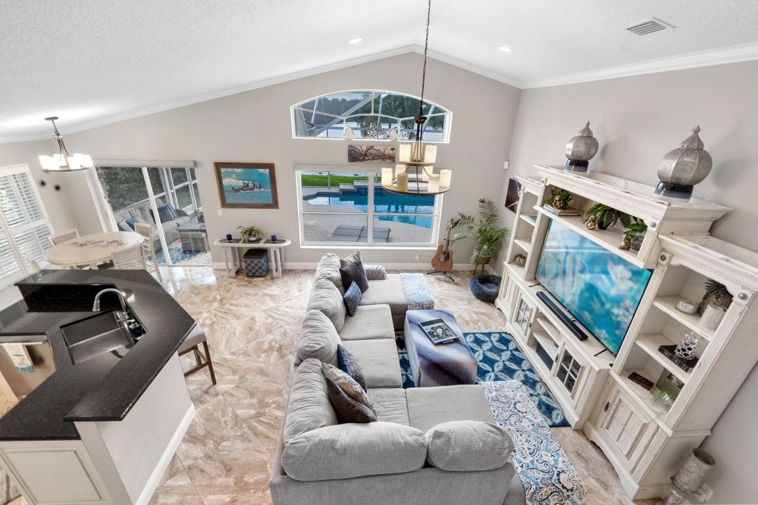 En Venta: $650,000 (4 camas, 2 baños, 2218 Pies cuadrados)