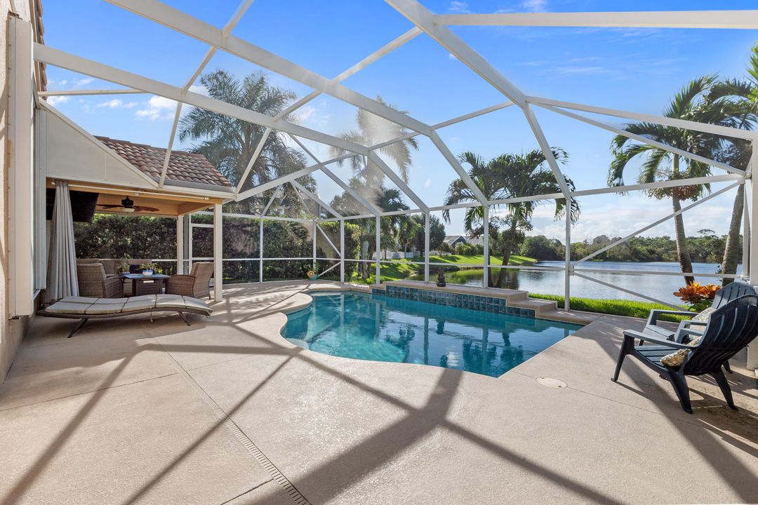 En Venta: $650,000 (4 camas, 2 baños, 2218 Pies cuadrados)