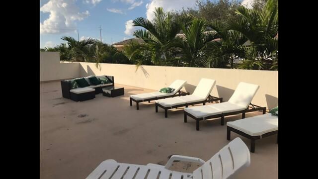 出租: $6,000 (3 贝兹, 3 浴室, 2351 平方英尺)