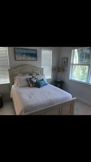 出租: $6,000 (3 贝兹, 3 浴室, 2351 平方英尺)